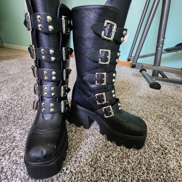 Platforms - Picture 10 of 10